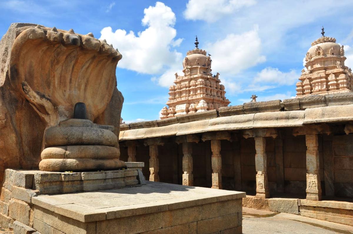 Lepakshi Veerabhadra Temple